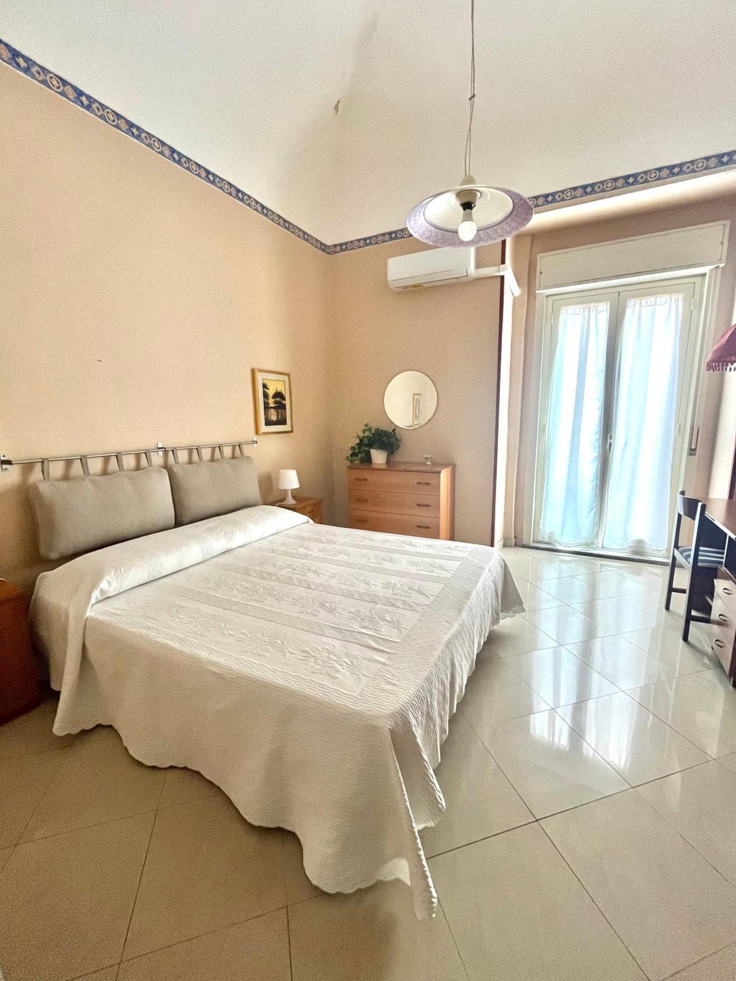 Apartment For 2 In Catania, B&B Le Voci Del Mercato Extérieur photo
